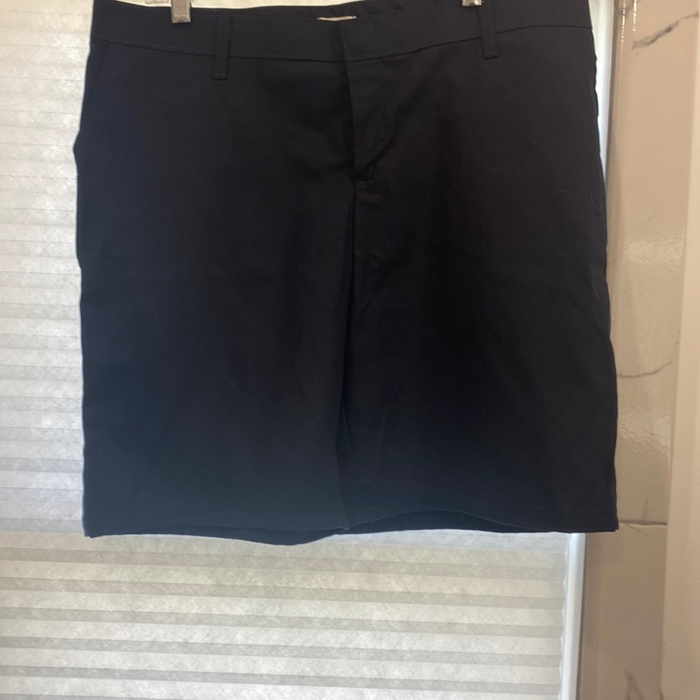Women’s Dickie shorts.
